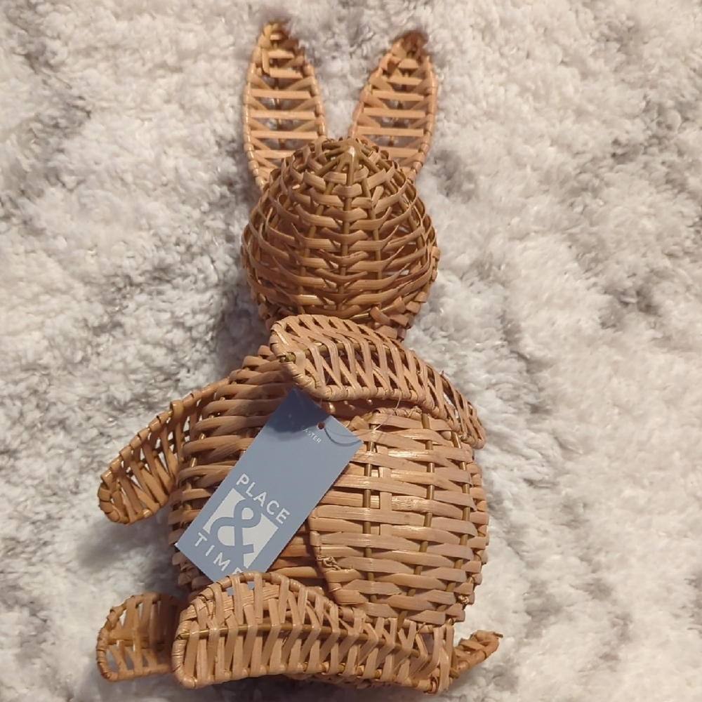Woven Tan Rattan Wire Form Bunny Decor, NWT